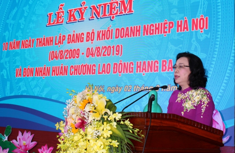 dang uy khoi doanh nghiep ha noi don nhan huan chuong lao dong hang ba