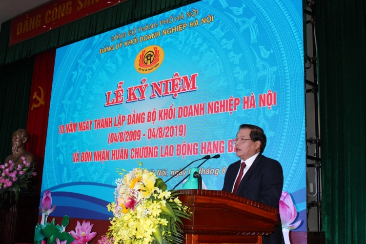 dang uy khoi doanh nghiep ha noi don nhan huan chuong lao dong hang ba