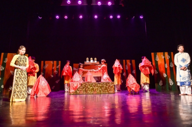 di hoa cua teen ams truyen tai thong diep nhan van sau sac