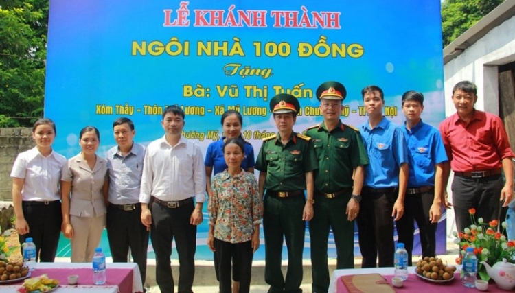 khanh thanh ngoi nha 100 dong tang gia dinh co hoan canh kho khan