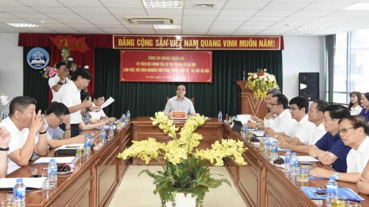 bi thu thanh uy hoang trung hai lam viec voi vien nghien cuu phat trien kinh te xa hoi ha noi