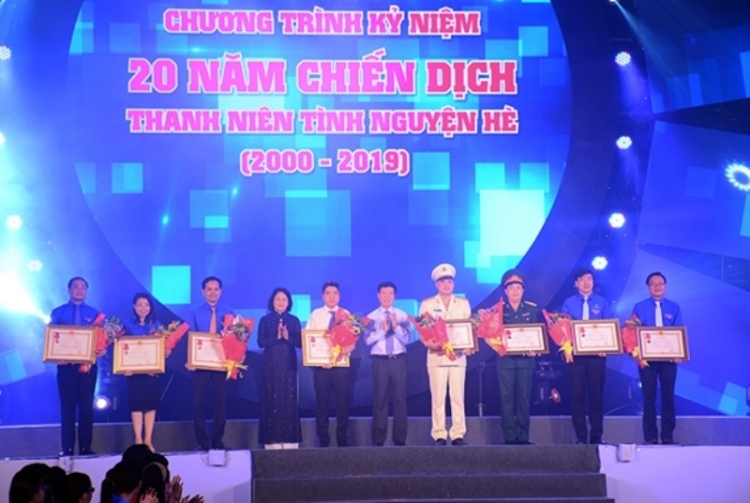 doan thanh nien ha noi vinh du don nhan huan chuong lao dong hang ba