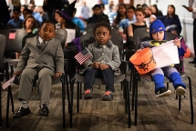 Tổng thống Trump muốn ngưng cấp quốc tịch cho trẻ nước ngoài sinh tại Mỹ