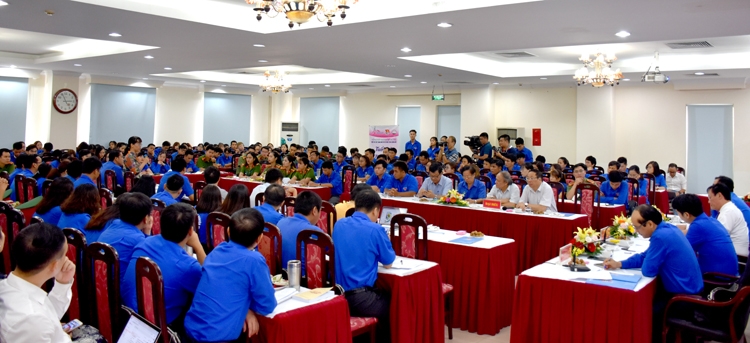 phat huy vai tro cua dang vien tre trong thoi dai cong nghe