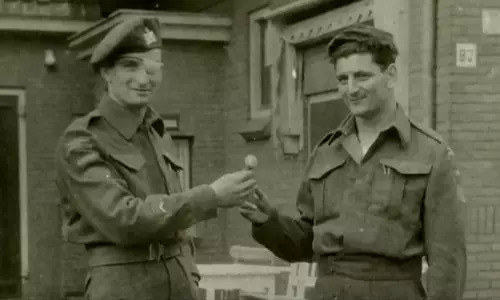 doi quan mot nguoi giai phong thanh pho ha lan nam 1945