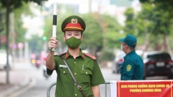 ha noi tuyet doi khong de nguoi dan di chuyen ra ngoai dia ban thanh pho