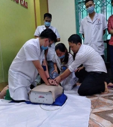 Quảng Ninh: Tập huấn cấp cứu phản vệ sau ti&ecirc;m vắc xin ph&ograve;ng Covid-19