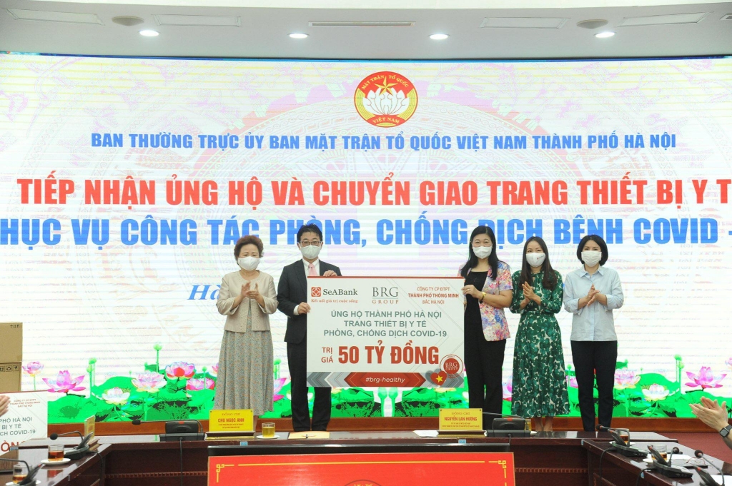 Ủy ban MTTQ Việt Nam TP Hà Nội tiếp nhận ủng hộ từ các doanh nghiệp