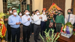 lanh dao thanh pho ha noi dang huong tuong nho dai tuong vo nguyen giap