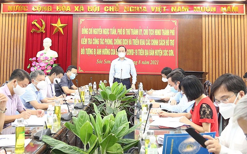Chủ tịch HĐND thành phố Nguyễn Ngọc Tuấn làm việc với huyện Sóc Sơn về công tác phòng, chống dịch Covid-19.