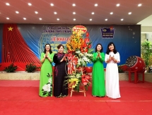 Chủ tịch HĐND TP Hà Nội Nguyễn Thị Bích Ngọc dự lễ khai giảng tại trường THPT Trần Nhân Tông