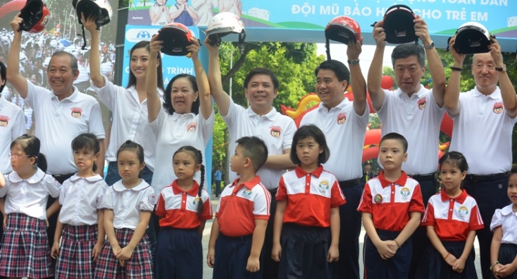 Những phát ngôn ấn tượng tại sự kiện "Đội mũ bảo hiểm cho trẻ em"
