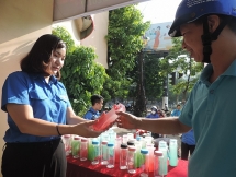 tuoi tre thu do dong loat ra quan huong ung ngay chu nhat xanh lan thu 4