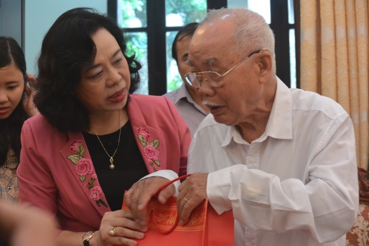 lanh dao tp ha noi gap mat ban lien lac cac chien si viet minh thanh hoang dieu