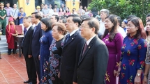 lanh dao trung uong va tp ha noi dang huong tuong nho cu bui bang doan