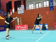 Những “tay vợt” nữ đua tài cầu lông