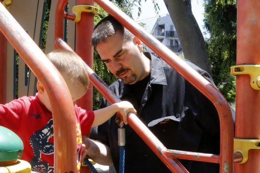 Đàn ông Nhật Bản đấu tranh đòi quyền lợi sau kỳ nghỉ thai sản dan ong nhat ban dau tranh doi quyen loi sau ky nghi thai san