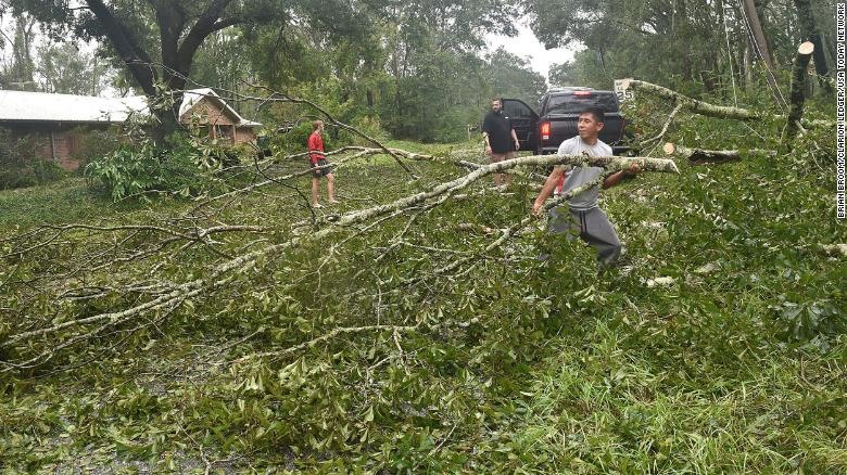 Tin bão mới nhất: Lũ lụt lịch sử và tàn phá kinh hoàng sau bão Sally