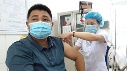 Hà Nội: Xét nghiệm “thần tốc”, nỗ lực tiêm chủng 100% người từ 18 tuổi trở lên