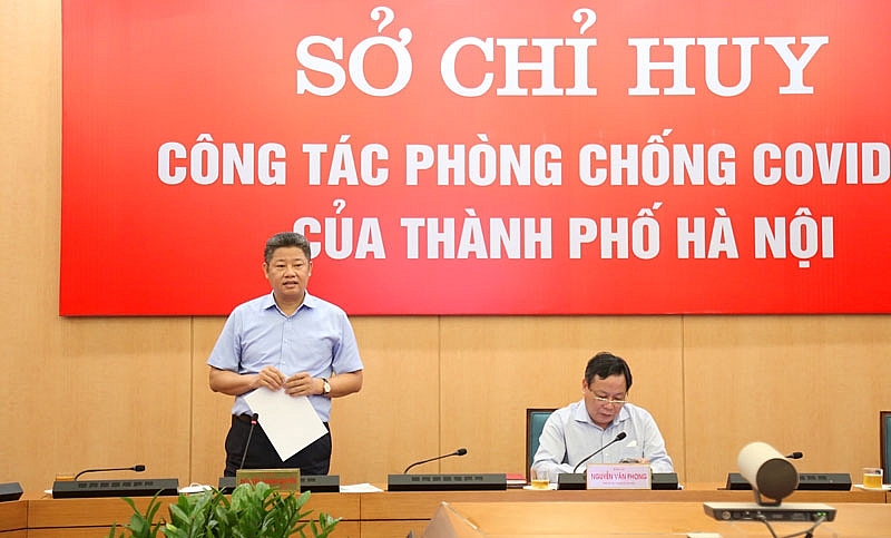 Phó Chủ tịch UBND TP Nguyễn Mạnh Quyền phát biểu tại phiên họp.