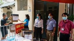 Trao 665 &ldquo;T&uacute;i An sinh C&ocirc;ng đo&agrave;n&rdquo; tới người lao động quận Long Bi&ecirc;n