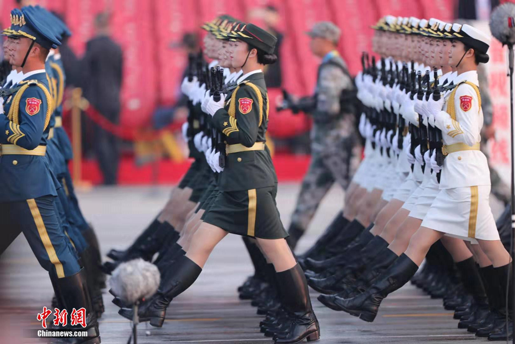 15.000 lính Trung Quốc diễu binh kỷ niệm quốc khánh 15000 linh trung quoc dieu binh ky nie m quoc khanh