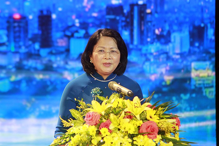 khoi day nhan len tinh tich cuc trong moi con nguoi