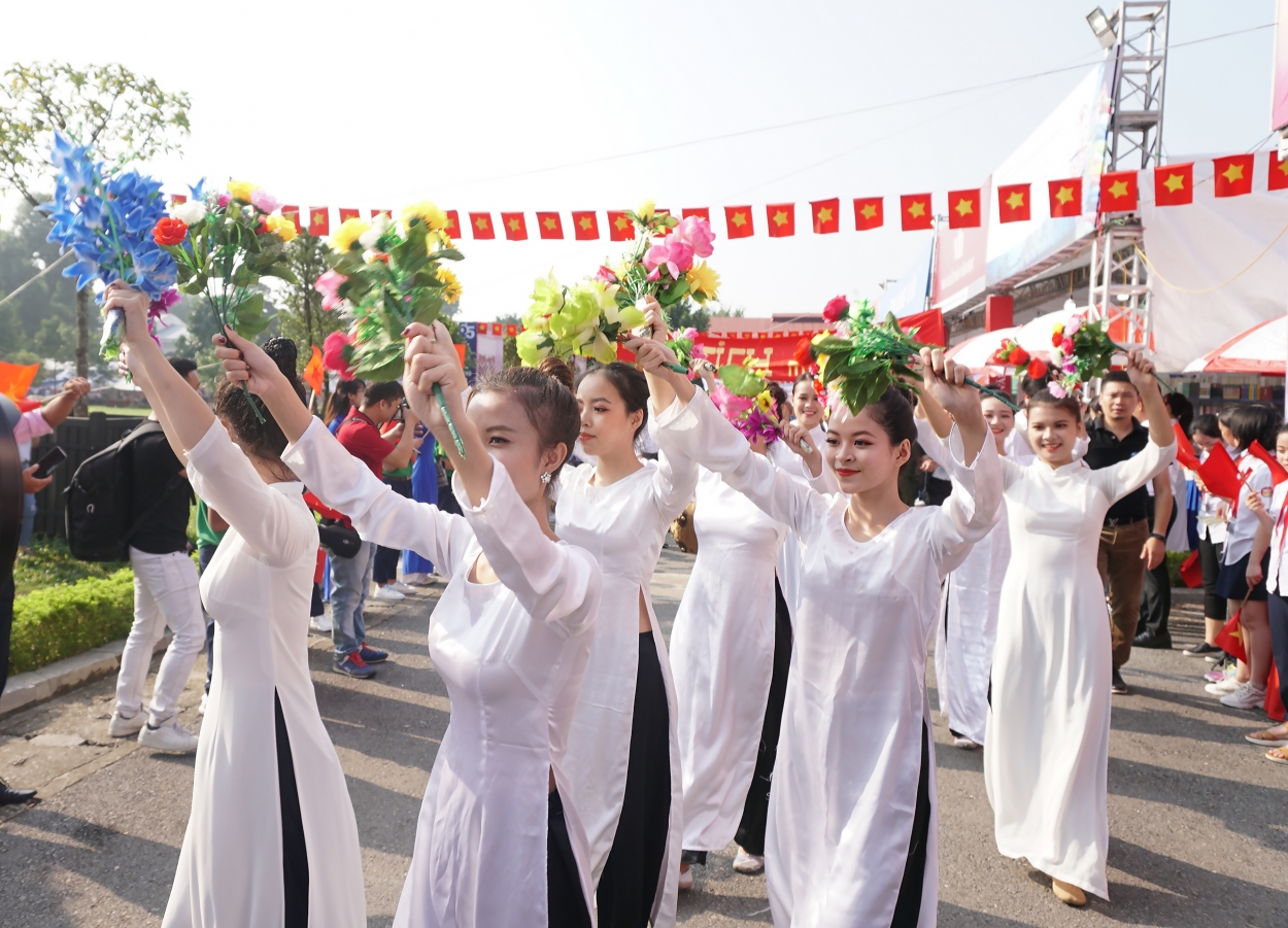 ha noi tai hien nhung ngay thang 10 lich su cua mua thu nam 1954