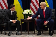 Tổng thống Ukraine khẳng định không bị người đồng cấp Mỹ hăm dọa