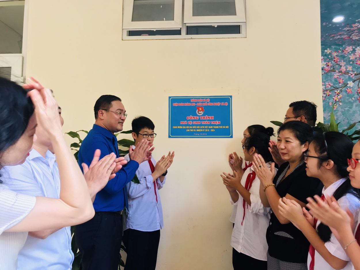 Khánh thành “Nhà vệ sinh thân thiện” cho học sinh khanh thanh nha ve sinh than thien cho hoc sinh