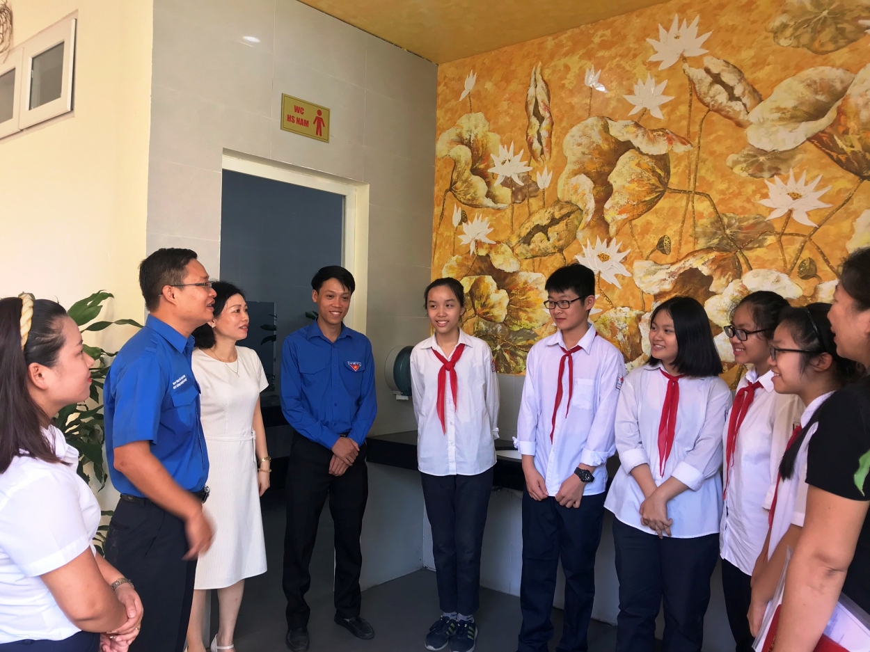 Khánh thành “Nhà vệ sinh thân thiện” cho học sinh khanh thanh nha ve sinh than thien cho hoc sinh