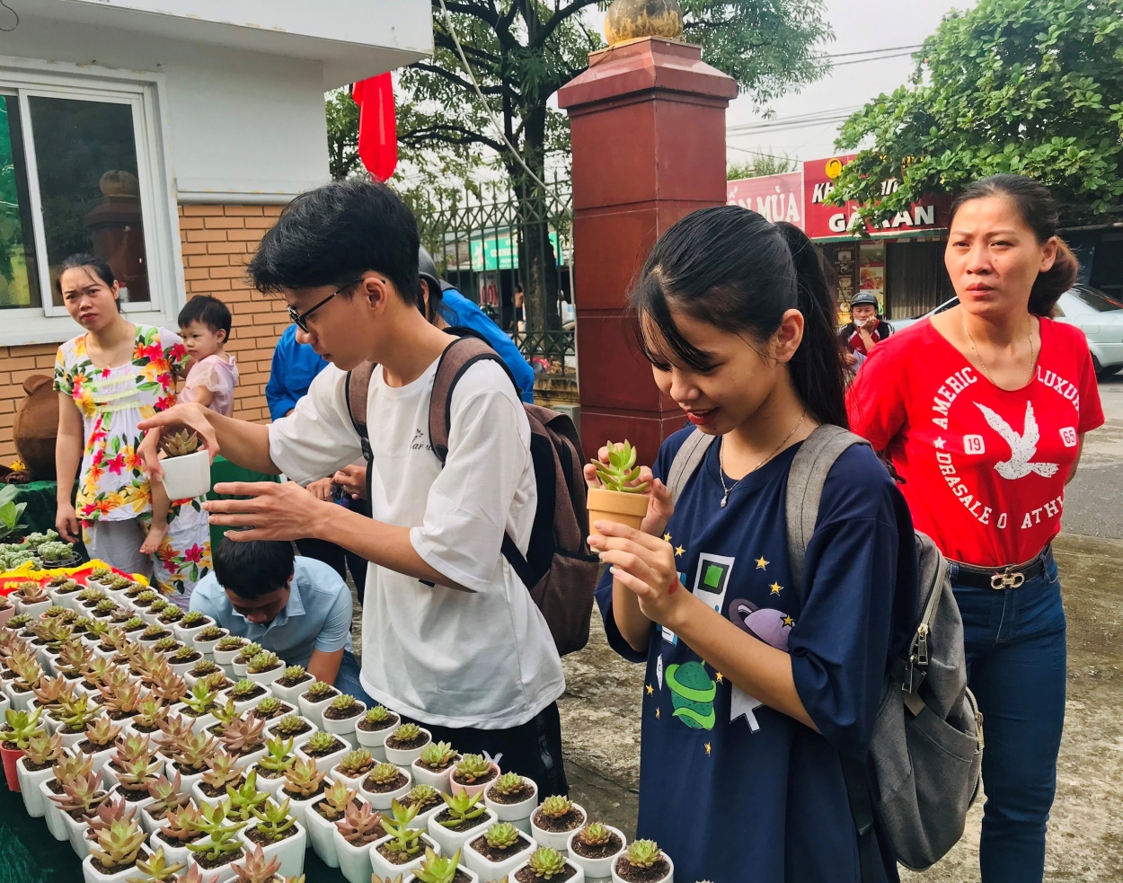 nhieu hoat dong trong ngay hoi toi yeu to quoc toi