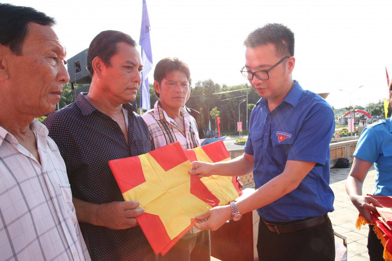 thong diep toi yeu to quoc toi tu mui ca mau