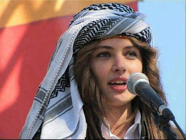 Vẻ đẹp của những cô gái người Kurd khiến người xem nao lòng