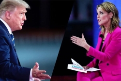 Nữ nhà báo nhận "mưa lời khen" vì màn hỏi xoáy ông Trump