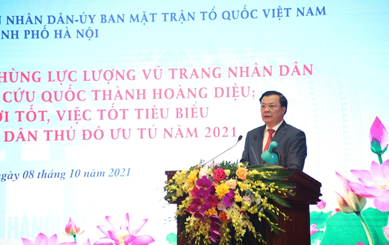 Bí thư Thành ủy Hà Nội Đinh Tiến Dũng phát biểu khai mạc tại buổi lễ.