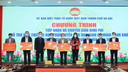 Chuyển giao kinh phí cho 7 huyện, hỗ trợ thiết bị trực tuyến cho học sinh khó khăn