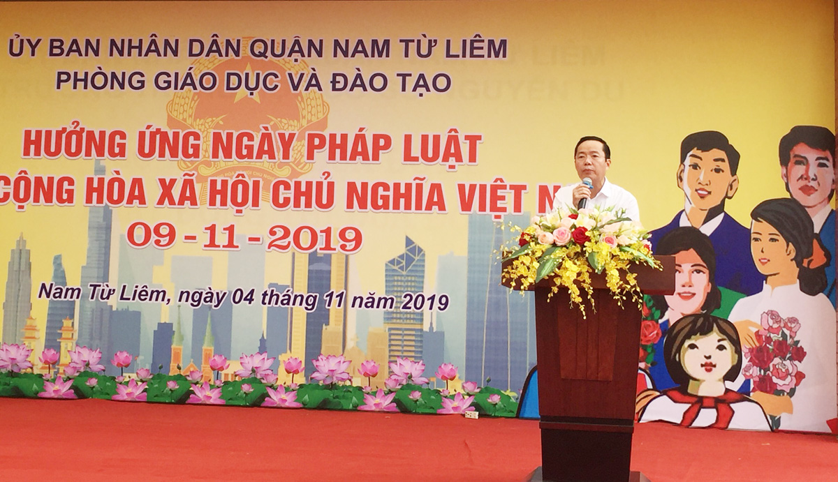 hoc sinh thcs nguyen du hao hung huong ung ngay phap luat 2019