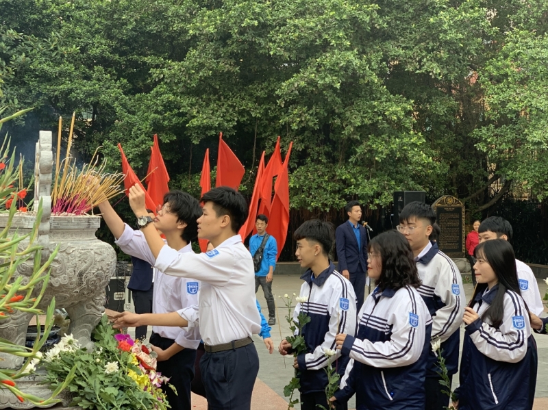 Tuổi trẻ nguyện cống hiến hết sức mình tuoi tre nguyen cong hien het suc minh