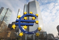 Kinh tế Eurozone có thể rơi vào suy thoái kép