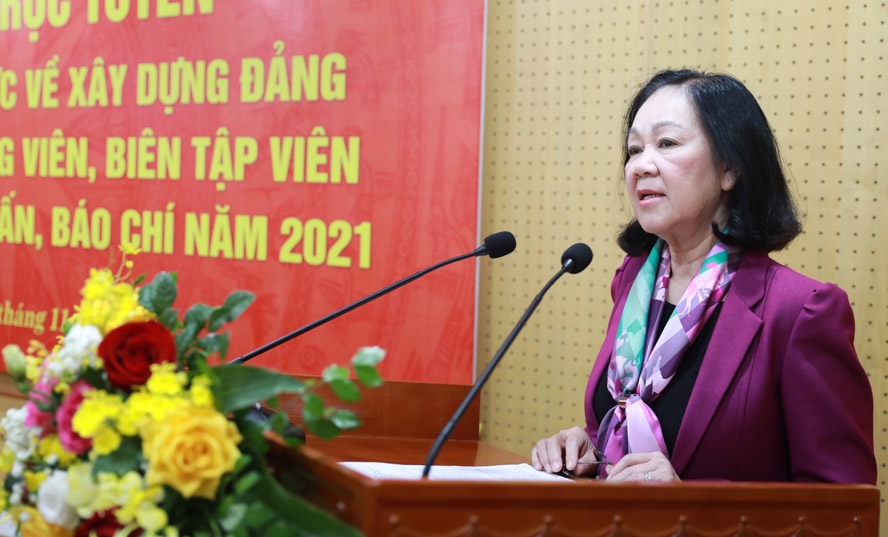 Trưởng ban Tổ chức Trung ương Trương Thị Mai phát biểu tại hội nghị
