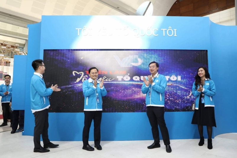 trien lam anh toi yeu to quoc toi hoi tu sac mau 54 dan toc anh em