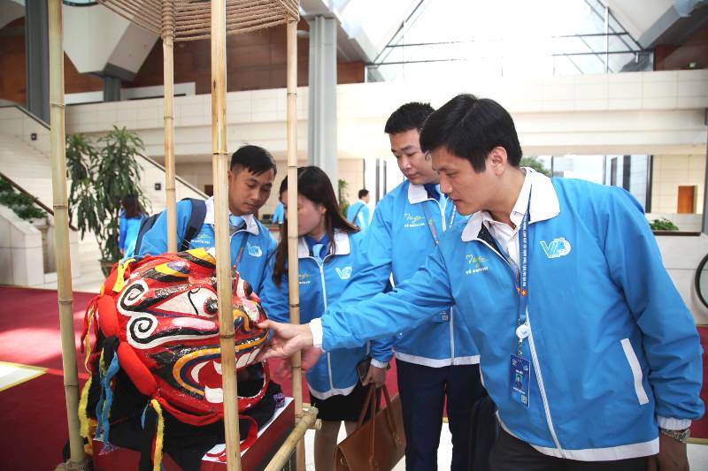 trien lam anh toi yeu to quoc toi hoi tu sac mau 54 dan toc anh em