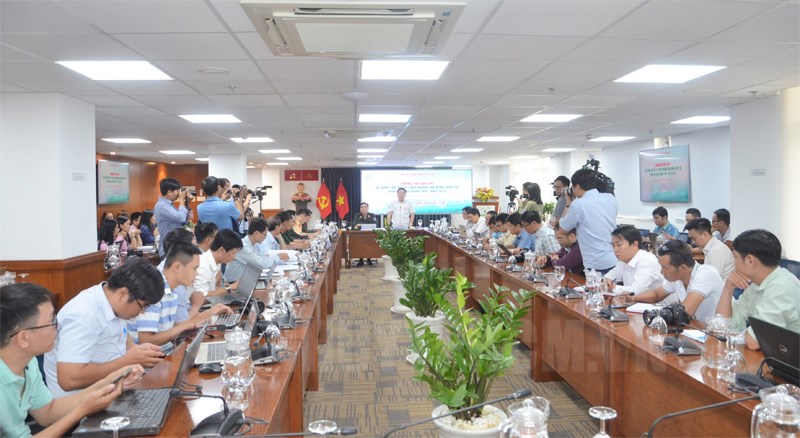 ngay 1512 khoang 4000 nguoi tham gia dien tap chong khung bo tai tp hcm