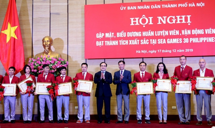 Gặp mặt, biểu dương các HLV, VĐV Hà Nội đạt thành tích xuất sắc sau Sea Games 30