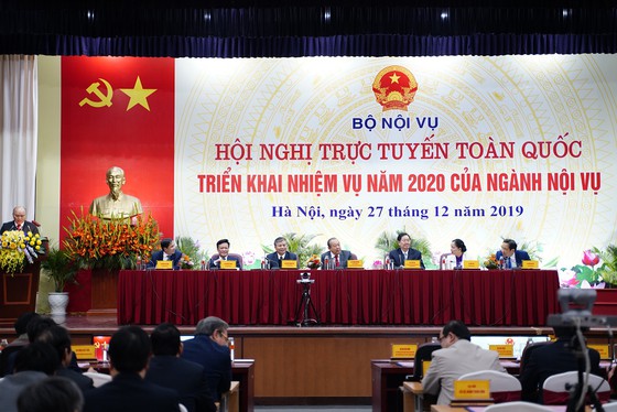 van con tinh trang can bo nhung nhieu gay phien ha cho dan