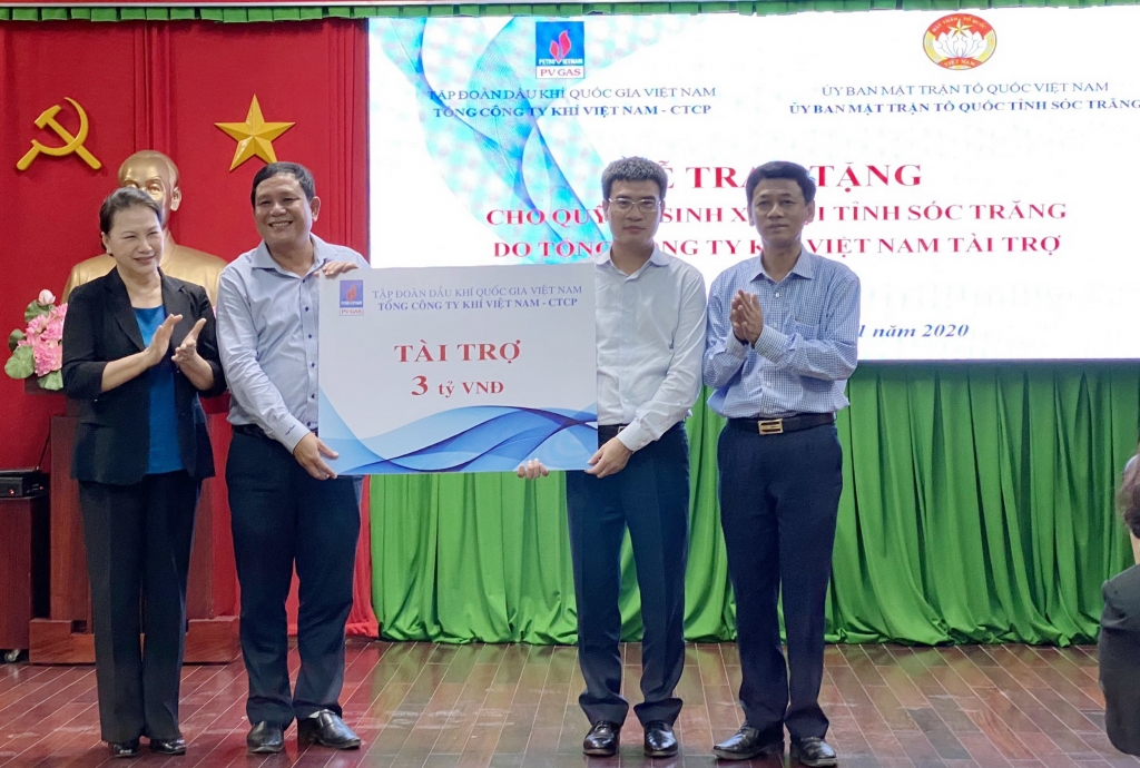 PV GAS trao tặng 3 tỷ đồng cho Quỹ ASXH của Ủy ban MTTQ tỉnh Sóc Trăng