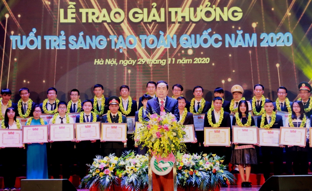Chủ tịch Ủy ban Trung ương MTTQ Việt Nam Trần Thanh Mẫn phát biểu tại lễ trao giải thưởng “Tuổi trẻ sáng tạo” toàn quốc năm 2020