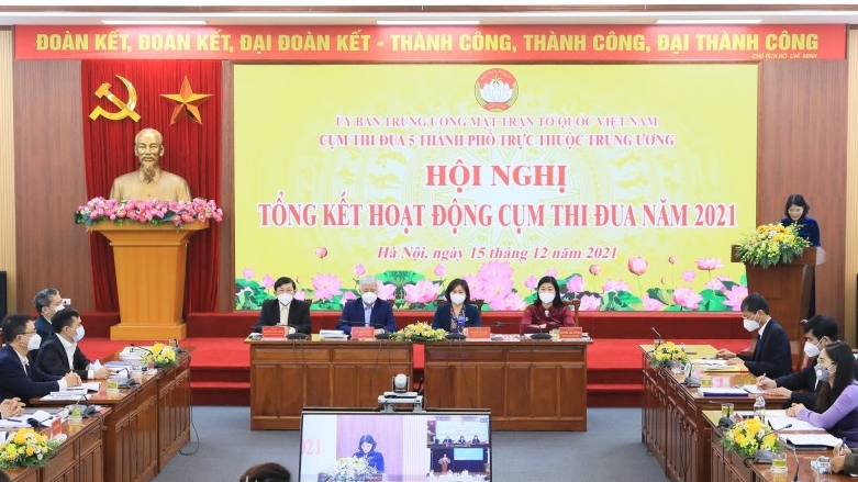 MTTQ Việt Nam TP Hà Nội gương mẫu đi đầu, cùng Nhân dân vượt qua dịch bệnh