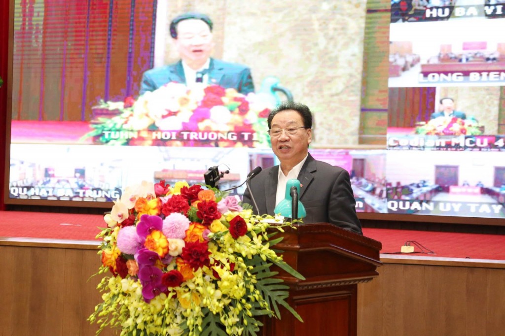 PGS.TS Phùng Hữu Phú tham luận tại hội thảo
